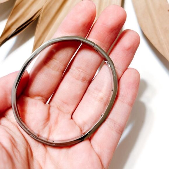 Silver star bangle S442 - Picture 3 of 3